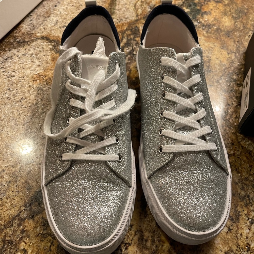 Tommy Hilfiger Womens Lightz Sneakers